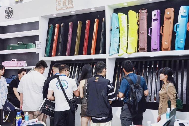 体育盛事聚焦民众热议，成就传奇战绩